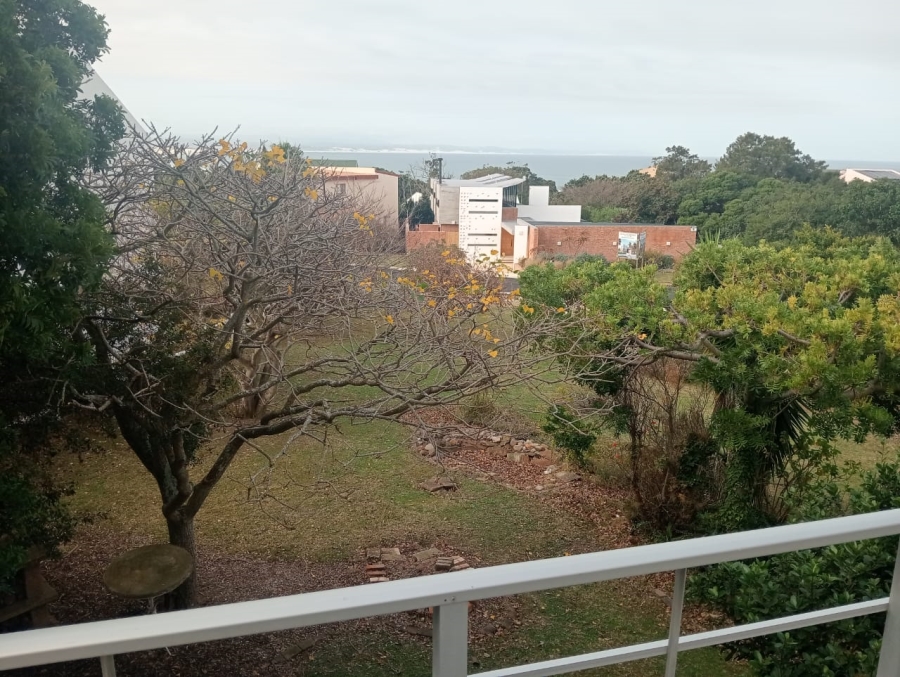 3 Bedroom Property for Sale in Wavecrest Eastern Cape